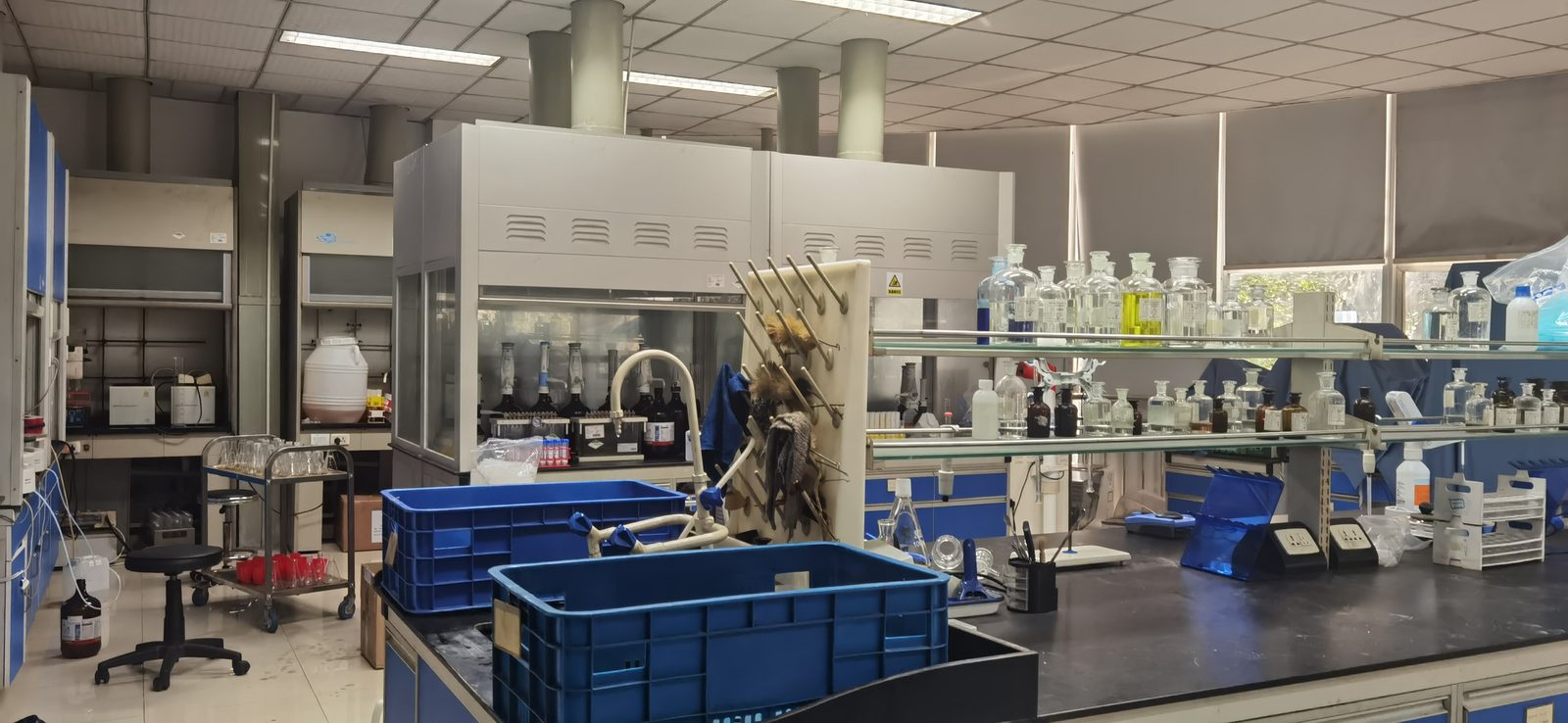 实验室通风柜与排风管路